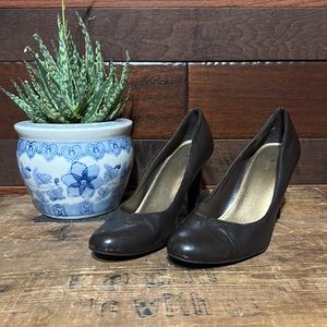 Apt. 9 Round Toe Boutique Brown Leather Slip On Heels